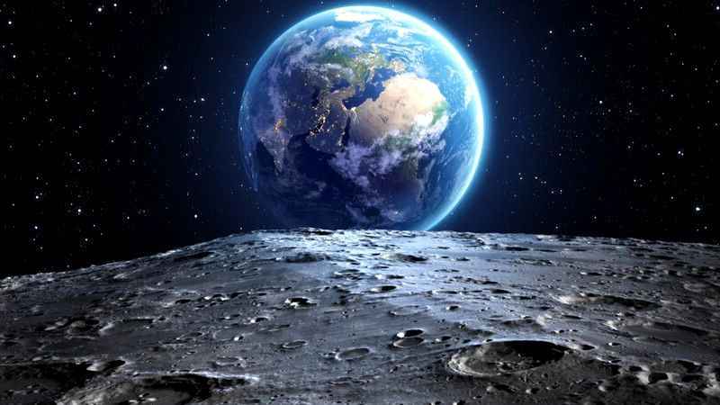 <p>Mars ve Jüpiter arasındaki asteroid kuşağında bulunan birçok asteroid, güneş sisteminin oluşumu sırasında kalan kaya parçalarından meydana gelmiştir. Bu bölgedeki asteroidlerin çoğu küçük boyutta olup, ancak bazıları oldukça büyük boyutlara sahiptir. Bu büyük asteroidlerden biri olan Ceres, yaklaşık 600 mil çapında olduğu bilinmektedir. Jüpiter'in yerçekimi etkisi veya çarpışmalar sonucunda, asteroidler zaman zaman iç güneş sistemine doğru fırlatılabilir. Bu durumda, bu asteroidlerin dünyamızın yakınından geçtiği gözlemlenir. Bu gök cisimlerinin geçişleri, çeşitli astronomik olaylara ve bilimsel araştırmalara konu olmaktadır.</p>
<p><strong>DİĞER SAYFAYA GEÇİNİZ&gt;&gt;</strong></p>