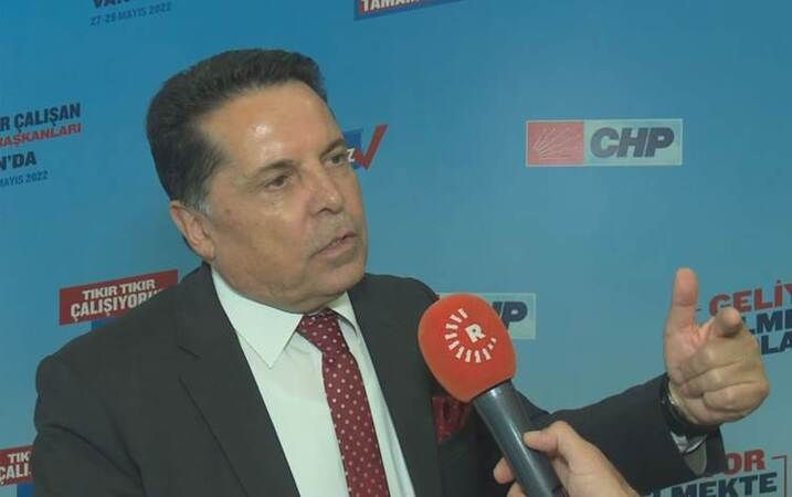 <p>AK Parti Grup Başkanvekili Togay Çoban, Esenyurt Belediye Başkanı Ahmet Özer'e belediyeye oğlunu, kız kardeşini, amca oğlunu ve kayınbiraderini işe alıp almadığını sordu. Ahmet Özer, bu soruya cevap vererek hangi akrabalarını belediyede işe aldığını açıkladı.</p>