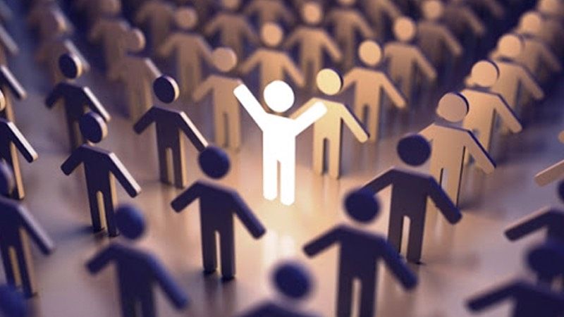 <p><strong>İşsiz Sayısında Düşüş</strong></p>
<p>İŞKUR verilerine göre, kayıtlı işsiz sayısı da geçen yılın aynı ayına göre yüzde 14,68 azalarak 2 milyon 371 bin 977’ye geriledi. 2023 Ağustos ayında ise kayıtlı işsiz sayısı 2 milyon 779 bin 984’tü. Kayıtlı işsizlerin yüzde 47,4’ünü erkekler, yüzde 52,6’sını kadınlar oluştururken, yüzde 21,1’lik kısmı ise 15-24 yaş grubundaki gençlerden oluştu.</p>