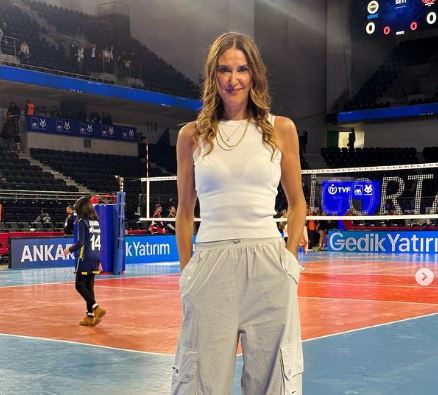 Özlem Özcelik Kimdir Voleybol