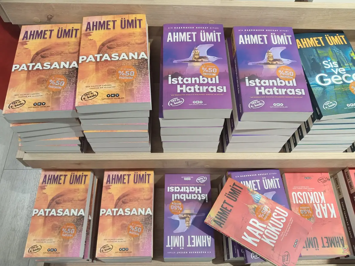 Ahmet Ümit Imza Günü Kızılay Metro Kitap Fuarı (8)