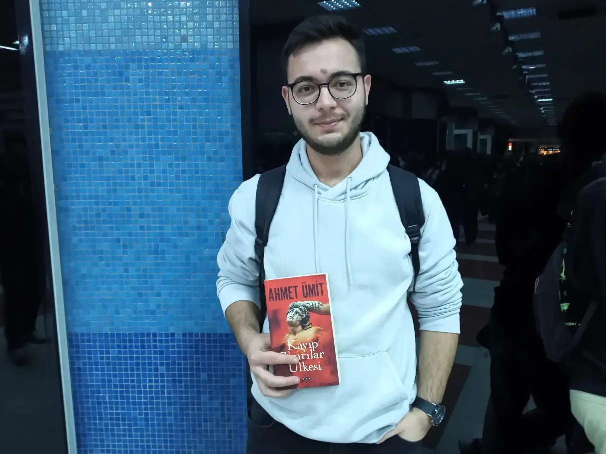 Ahmet Ümit Imza Günü Kızılay Metro Kitap Fuarı Salih Gümüş