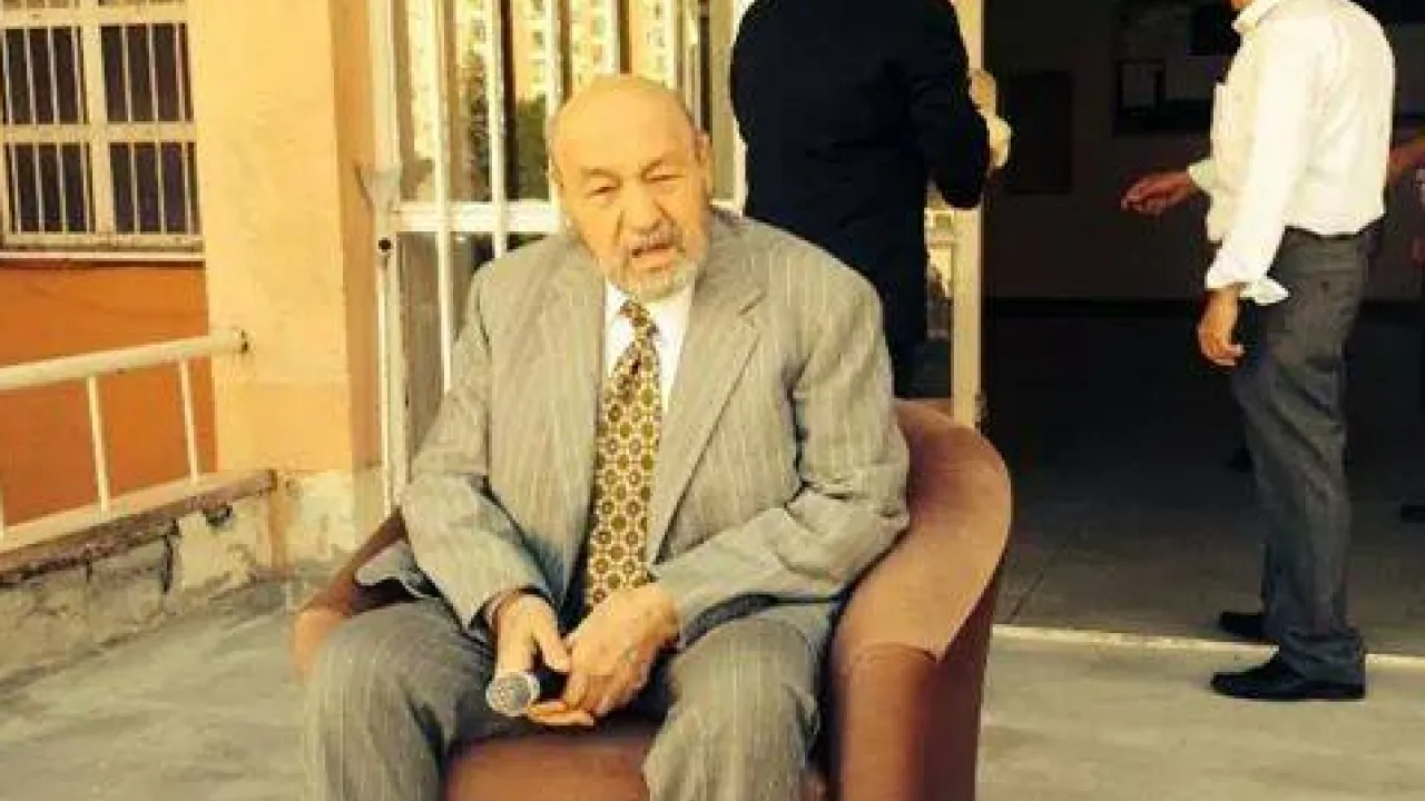 Ali Rıza Özderici Ne Iş Yapar