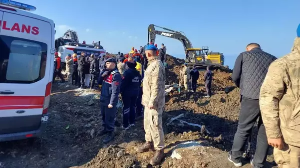 Artvin De Meydana Gelen Heyelanda 4 Genc Hayatini 18136076 1611 Amp-1