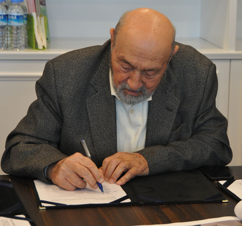 Besime Özderici Kimdir