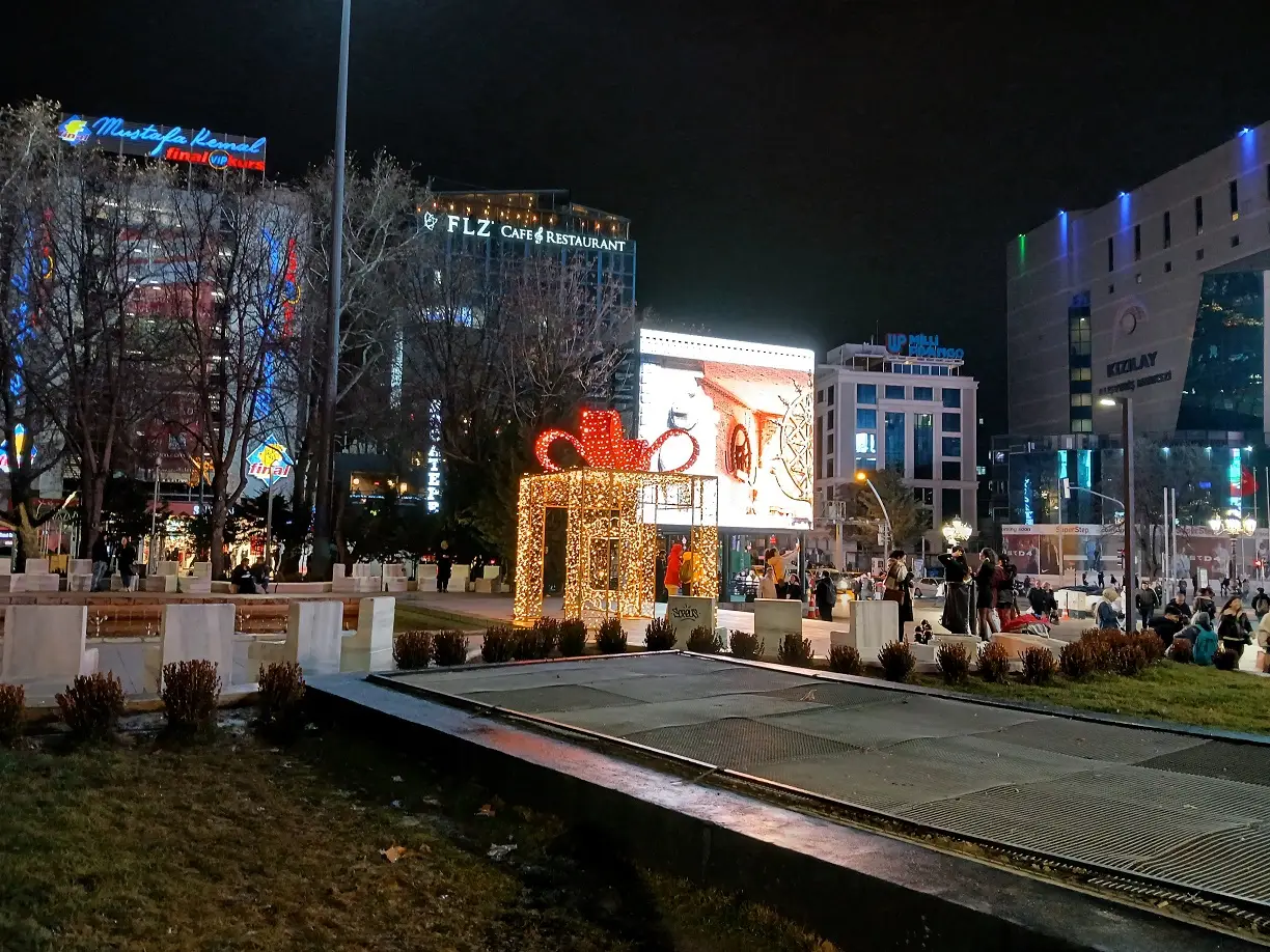 Kızılay Meydanı Güvenpark Yılbaşı Yeni Yıl (4)