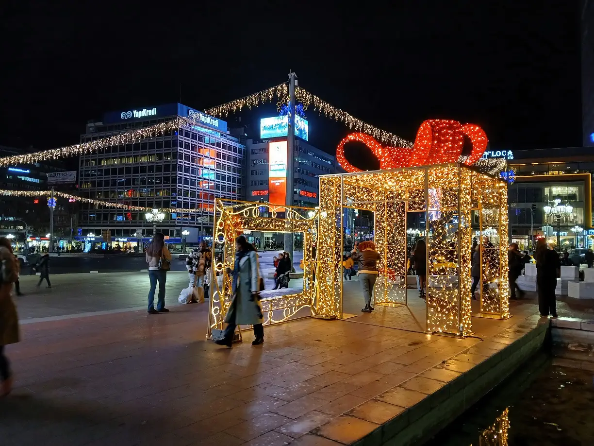 Kızılay Meydanı Güvenpark Yılbaşı Yeni Yıl (6)