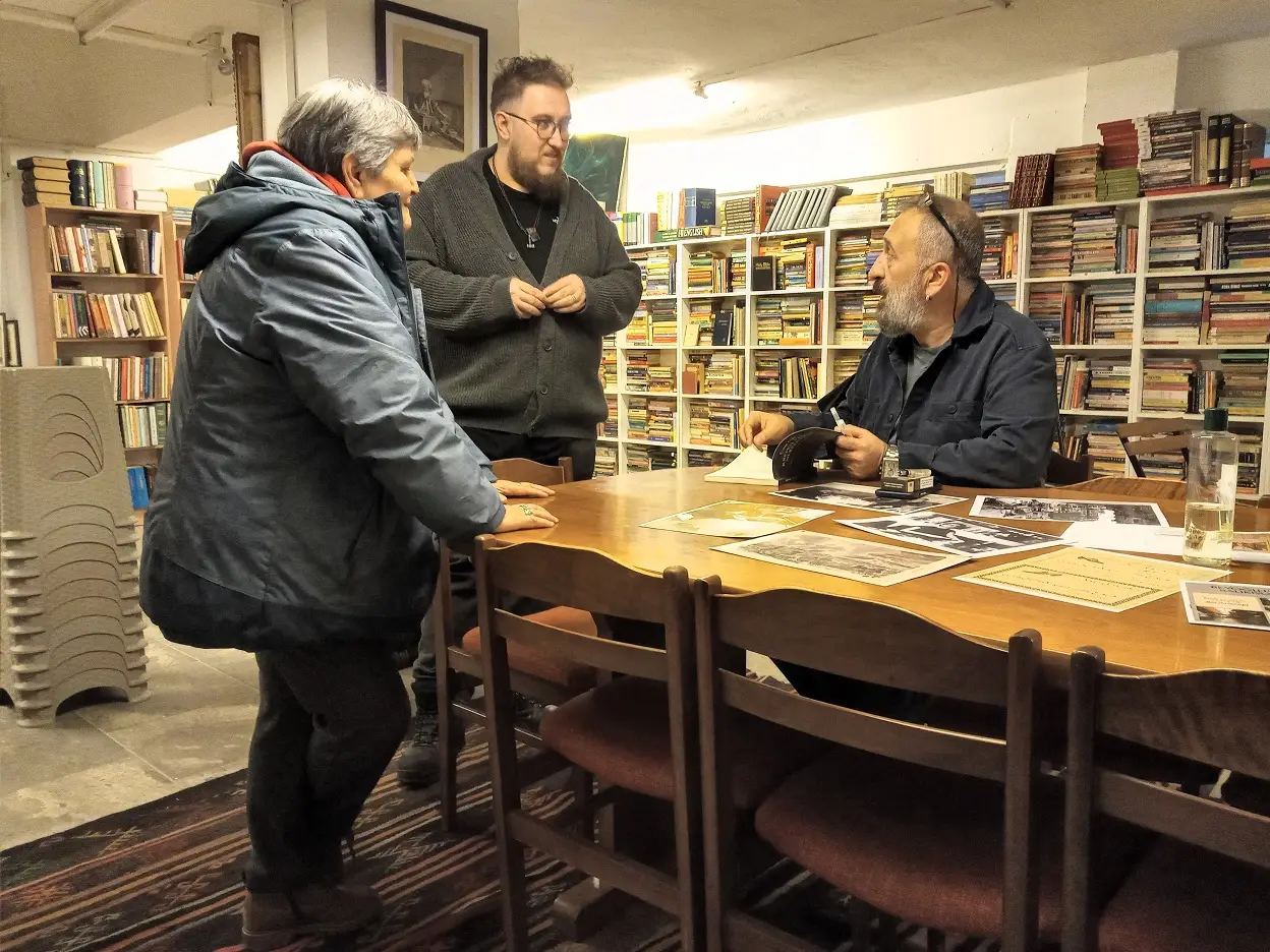 Krepen Pasajı Nerededir Kitap Imza Berdelacuz Sahaf Ümit Nar Yazar (2)