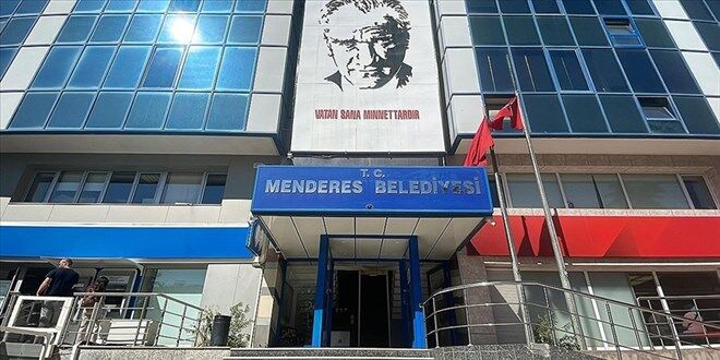Menderes Belediyesi operasyonunda flaş iddialar: Poşet poşet para, 250 bin dolar...