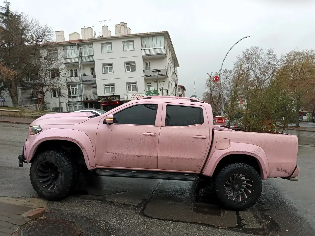 Pembe Pikap Sezer Bayındır Pink Pickup Abidinpaşa (1)-1