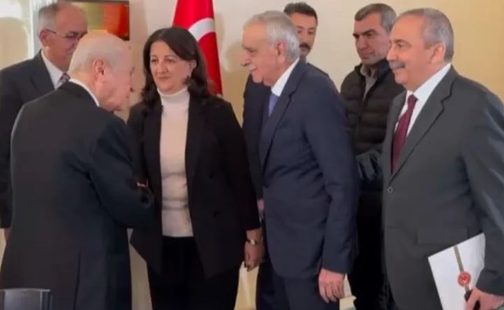 Dem Bahçeli Hediye-1