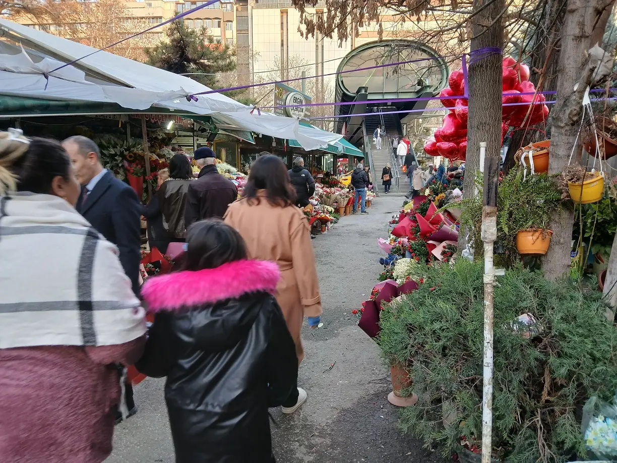 Meb Yanı Güvenpark Çiçekçiler Çarşısı (1)