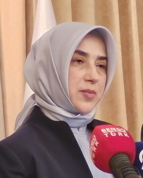 Özlem Zengin (Cropped)