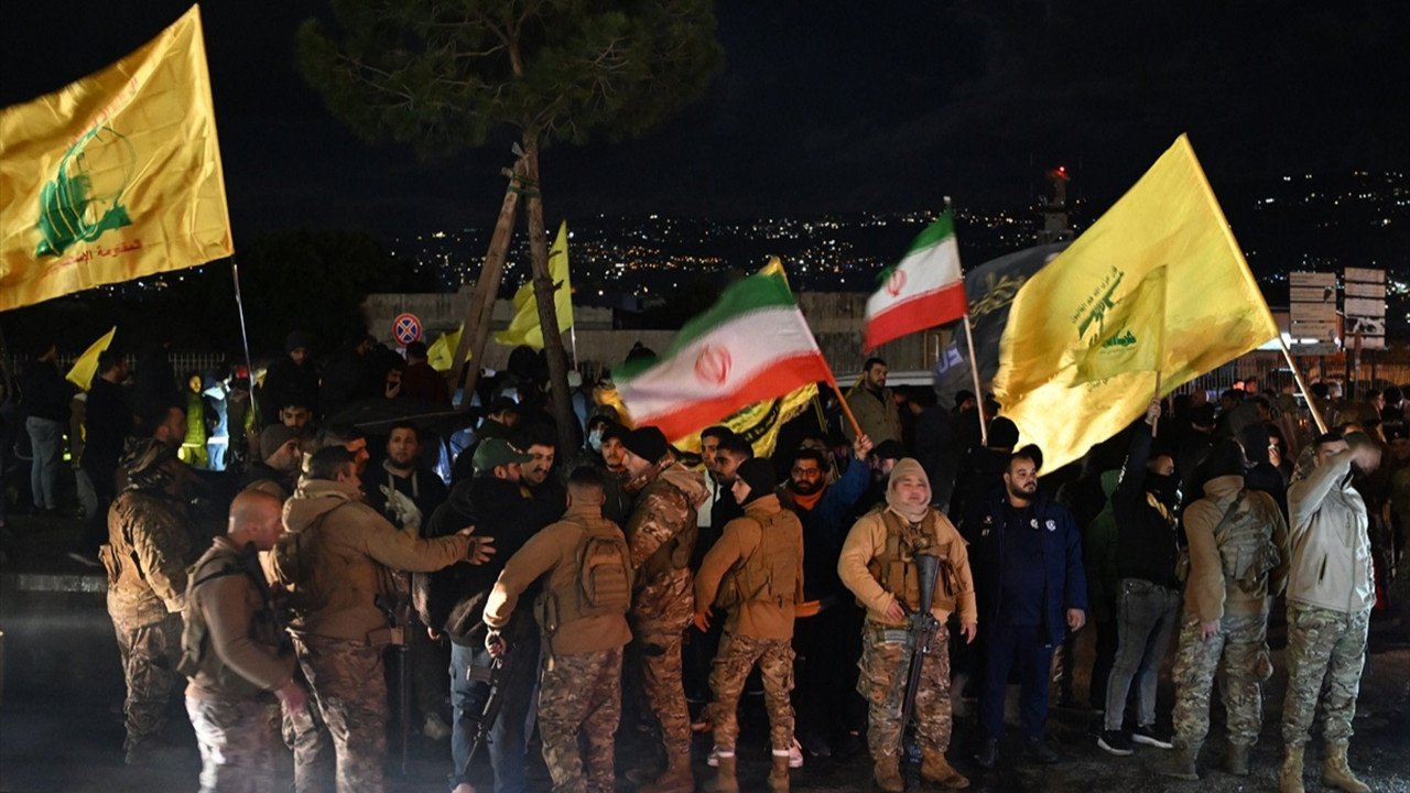 Beyrutta Ucak Gerilimi Lubnan Ucusa Izin Vermedi Hizbullah Destekcileri Havalimani Yolunu Kapatti