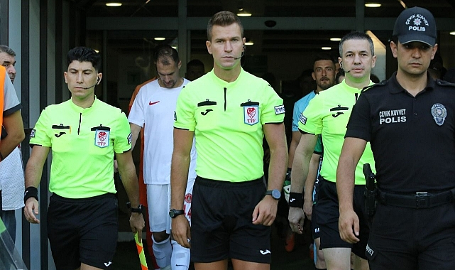 Gürcan Hasova Kimdir