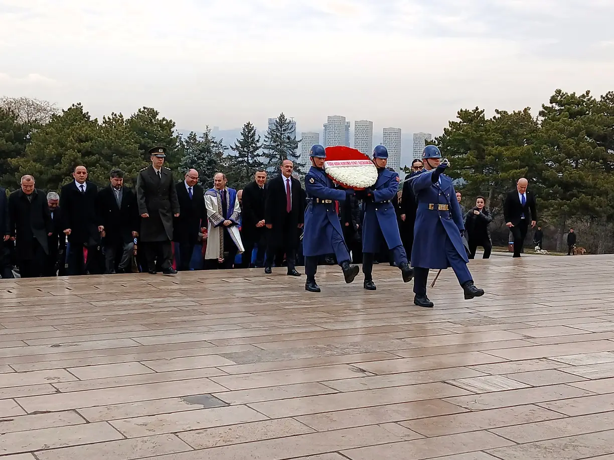 Thk Türk Hava Kurumu Anıtkabir Çelenk Kemal Yurtnaç 100 Yıl (4)