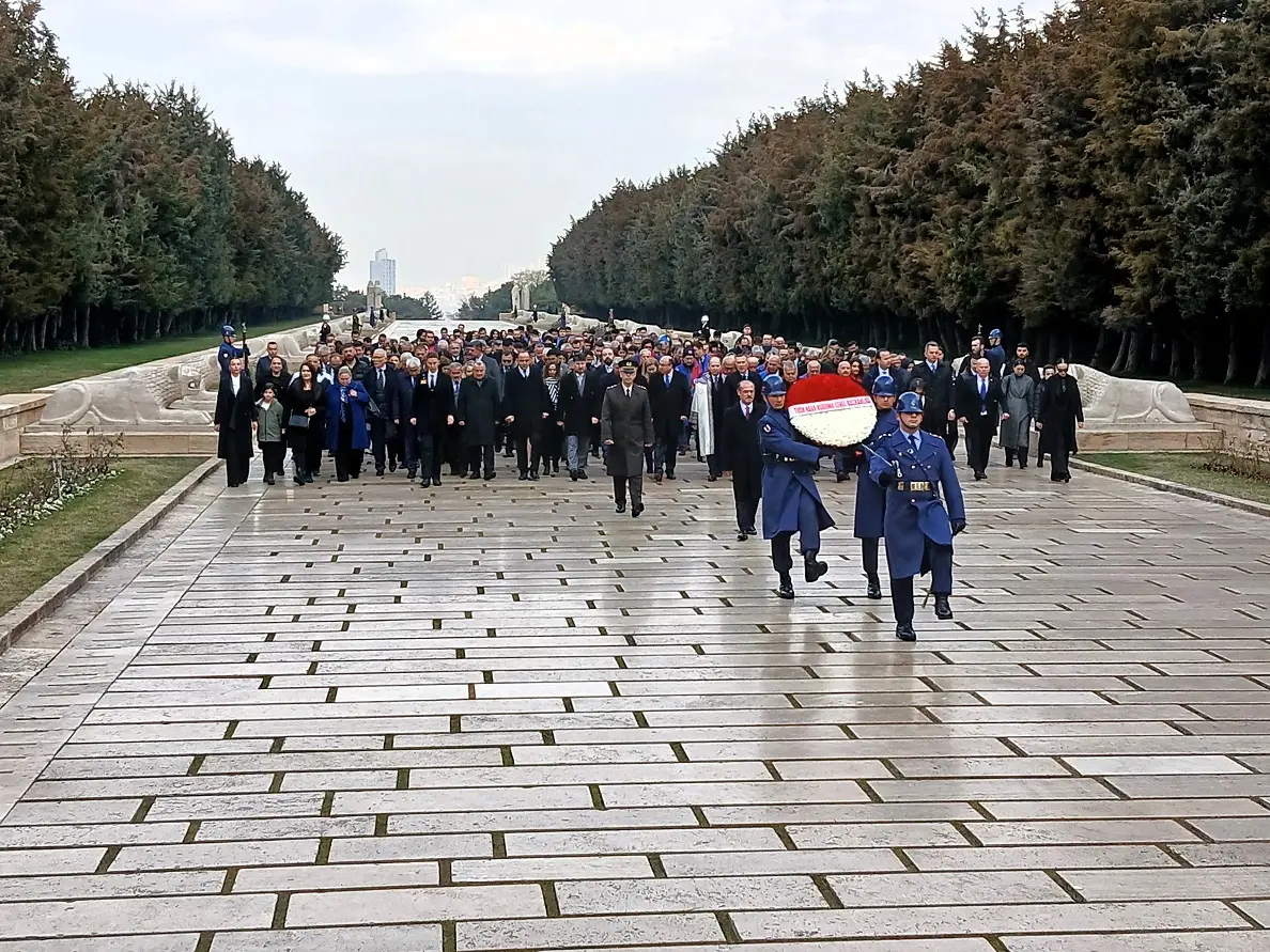 Thk Türk Hava Kurumu Anıtkabir Çelenk Kemal Yurtnaç 100 Yıl (7)