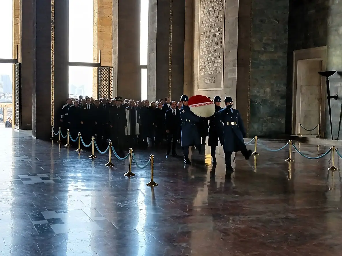 Thk Türk Hava Kurumu Anıtkabir Çelenk Kemal Yurtnaç 100 Yıl (8)