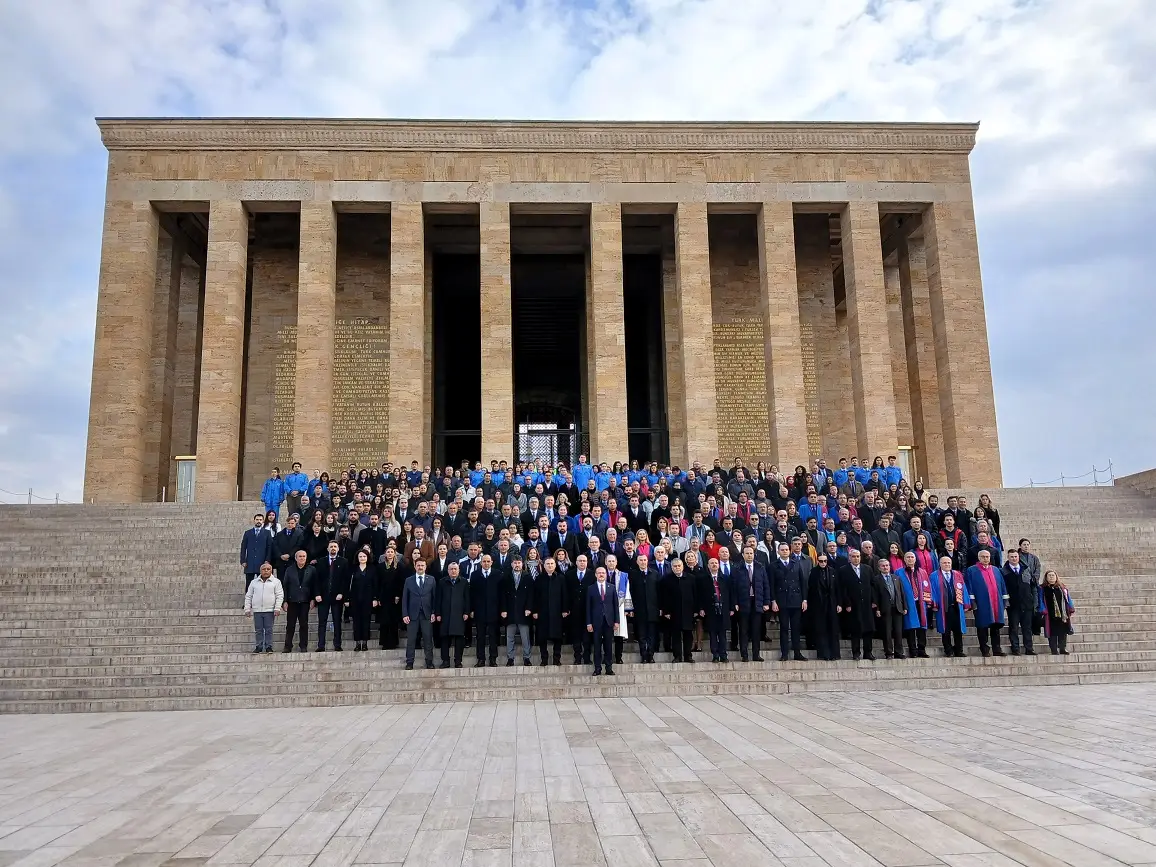 Thk Türk Hava Kurumu Anıtkabir Çelenk Kemal Yurtnaç 100 Yıl (9)