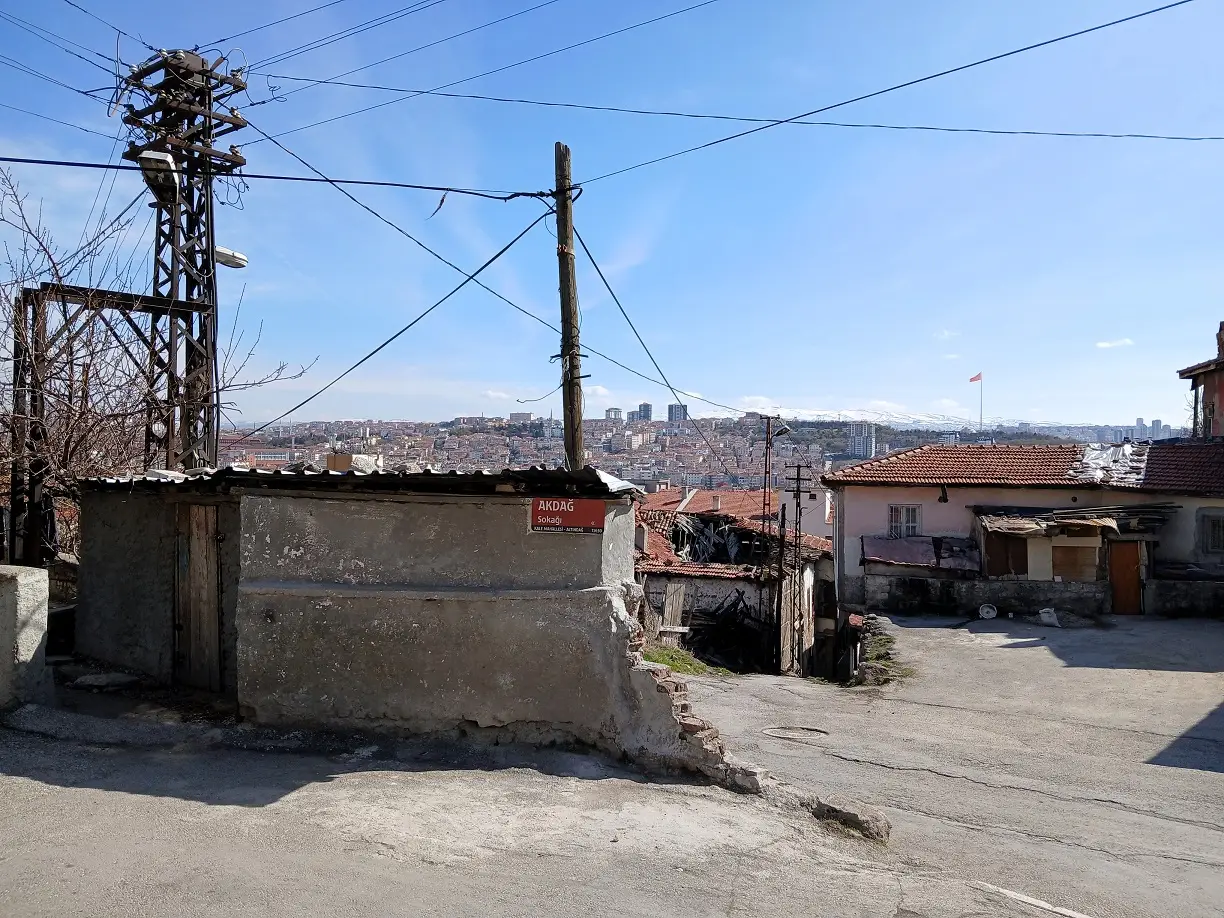 Altıoyuk Çeşmesi Altı Ayaklı Çeşme Kale Mahallesi Akdağ Sokak (1)