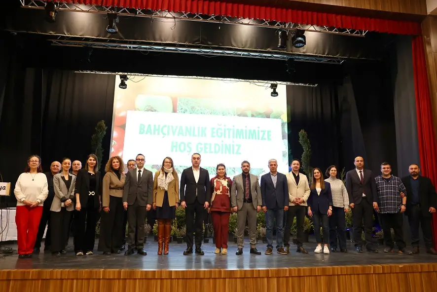 Çankaya Belediyesi Bahçıvanlık Eğitimi Yılmaz Güney Sahnesi (4)