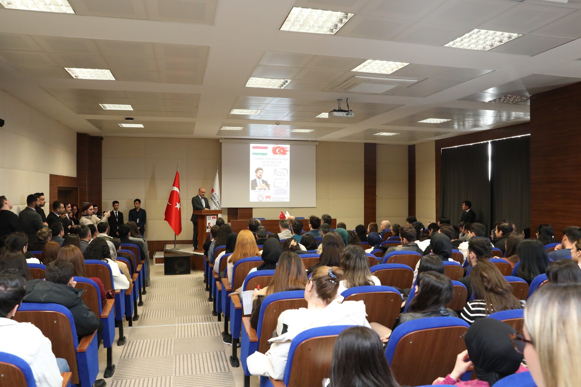 Konferans Ankara Macar