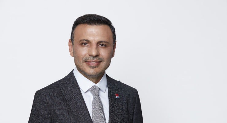Özgür Celik Kimdir
