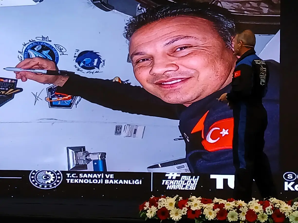 Türk Astronot Alper Gezeravcı Devlet Teşvikleri Uzay Congresium (2)