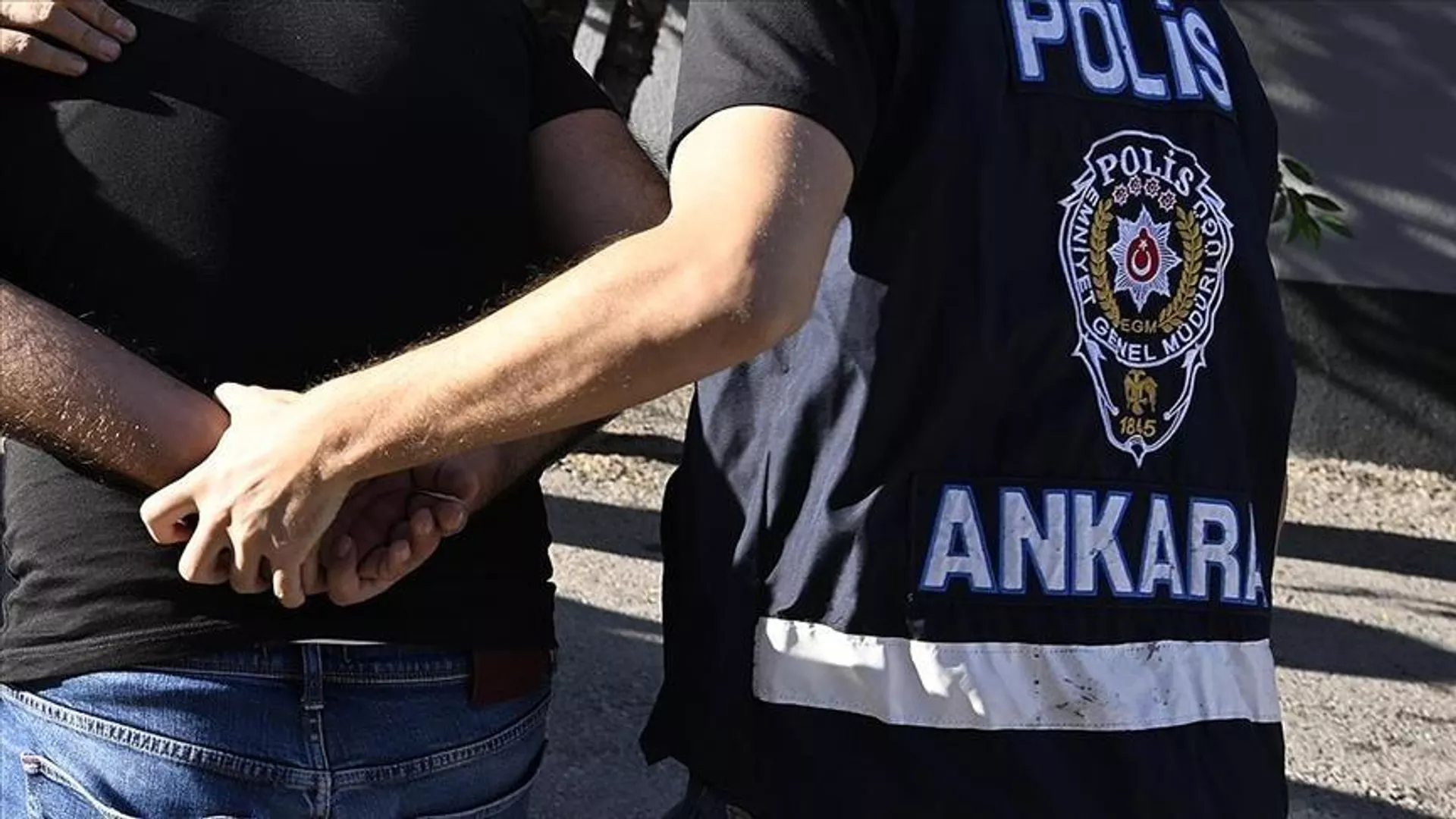 Polis-5