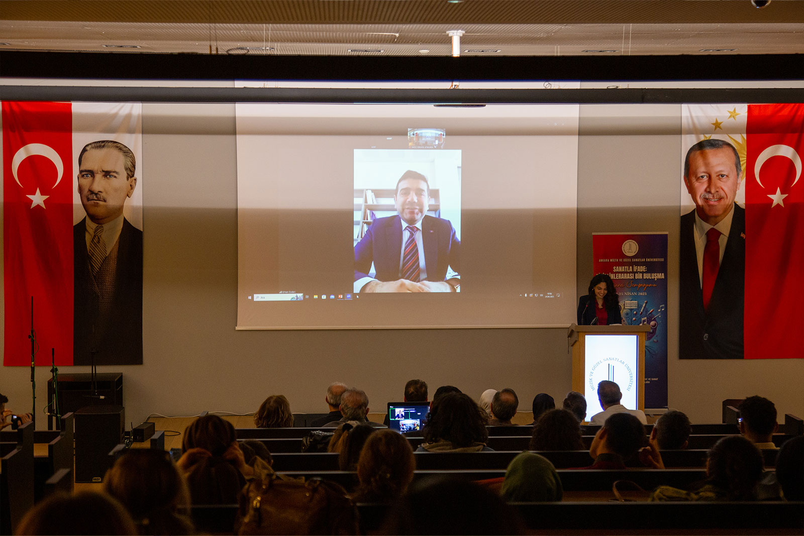 Sempozyumu 13 Universiteden 53 Katilimciyla Basariyla Gerceklestirildi