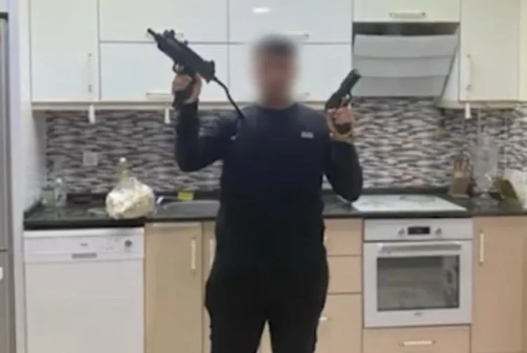 0X0 Son Dakika Yargi Acimasizlara Acimadi Sigara Ile Iskence Yapip Sosyal Medyadan Yayinlamislardi 1748576972470