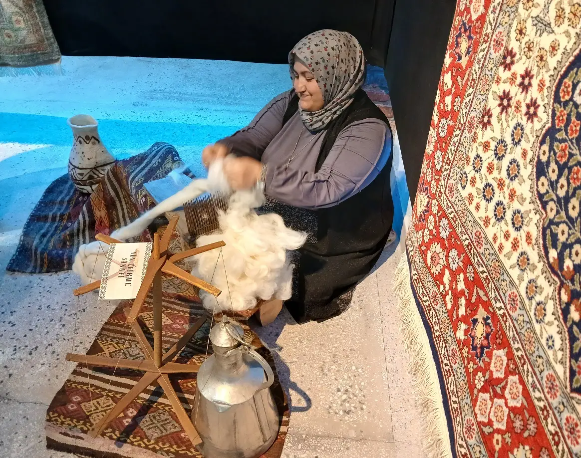 Bir Ilmeğin Hikayesi Halı Dokua Sergi Altındağ Ulucanlar Kadın Kursiyerler (4)