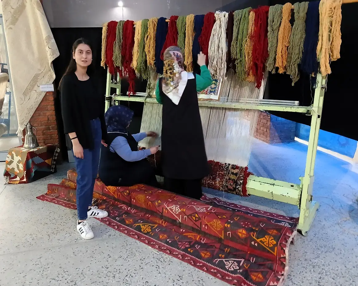 Bir Ilmeğin Hikayesi Halı Dokua Sergi Altındağ Ulucanlar Kadın Kursiyerler (8)