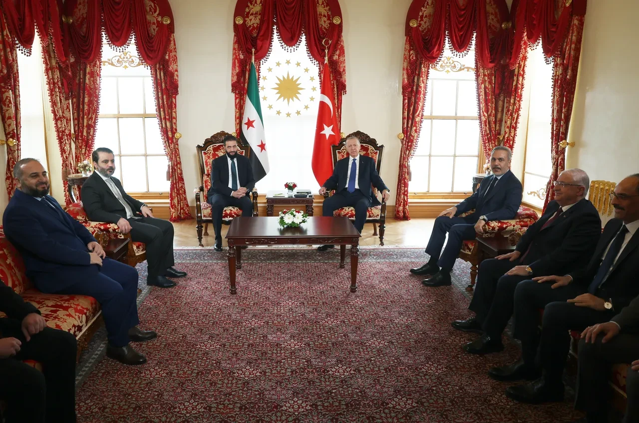 Cumhurbaskani Erdogan Suriye Lideri Sara Ile Istanbulda Bir Araya Geldi Iste Surpriz 3222043 202505241440 3