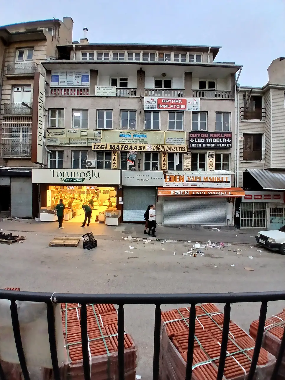 Şehit Teğmen Kalmaz Caddesi Sokak Sağlıklaştırma Çatı Aktarma Kiremit (4)