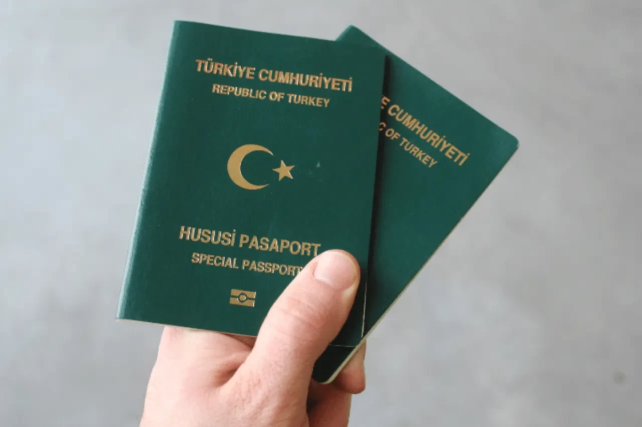 Yeşi̇l Pasaport