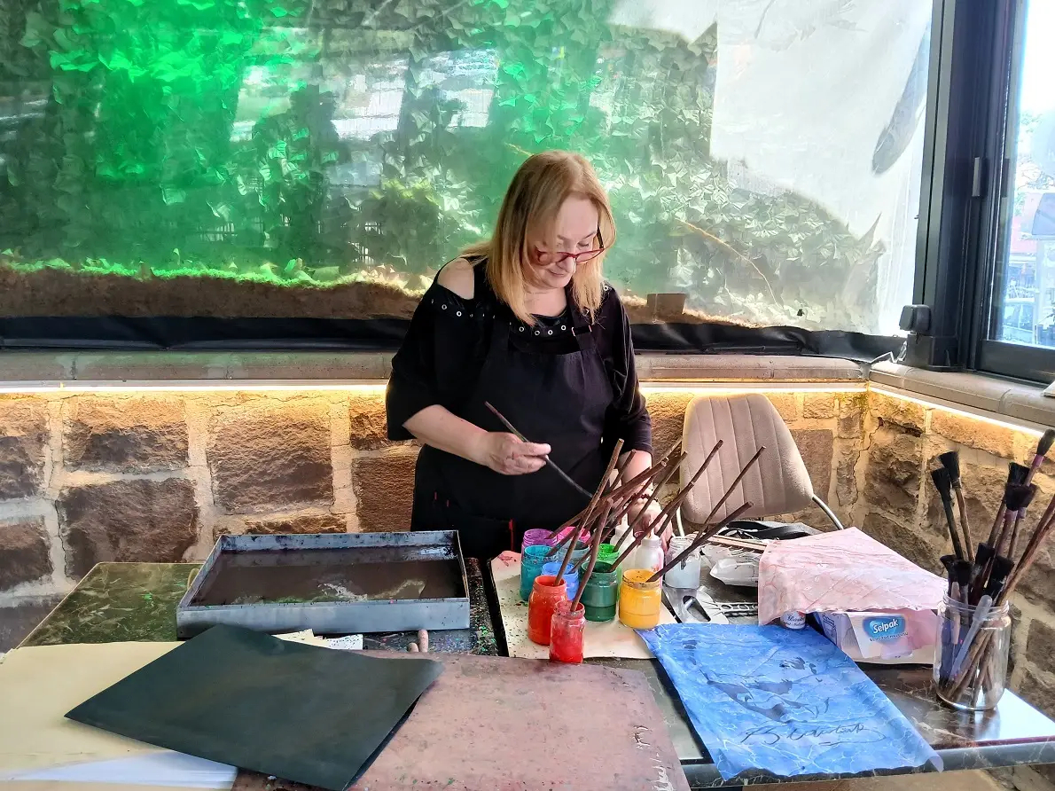Ayşegül Akyürek Ebru Sanatçısı Neşe Çay Evi Hamamarkası Kültür Sanat (2)