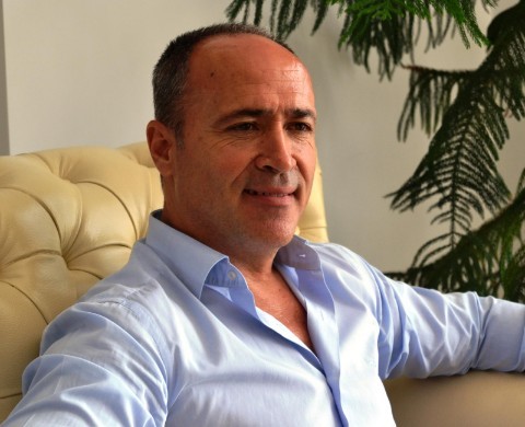Erdinç Yavaşlı Kimdir