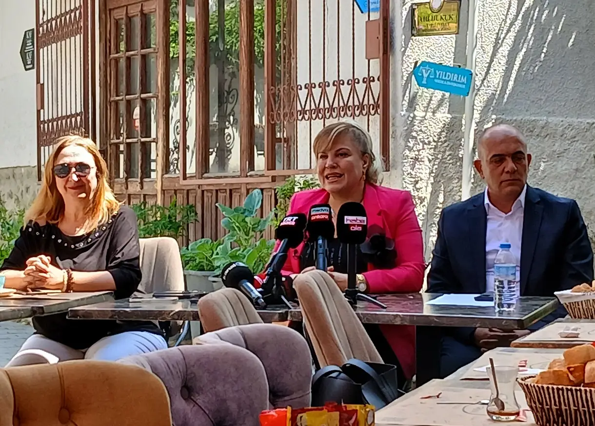 Sanem Arıkan Hamamarkası Kültür Turizm Dair Başkanı (2)