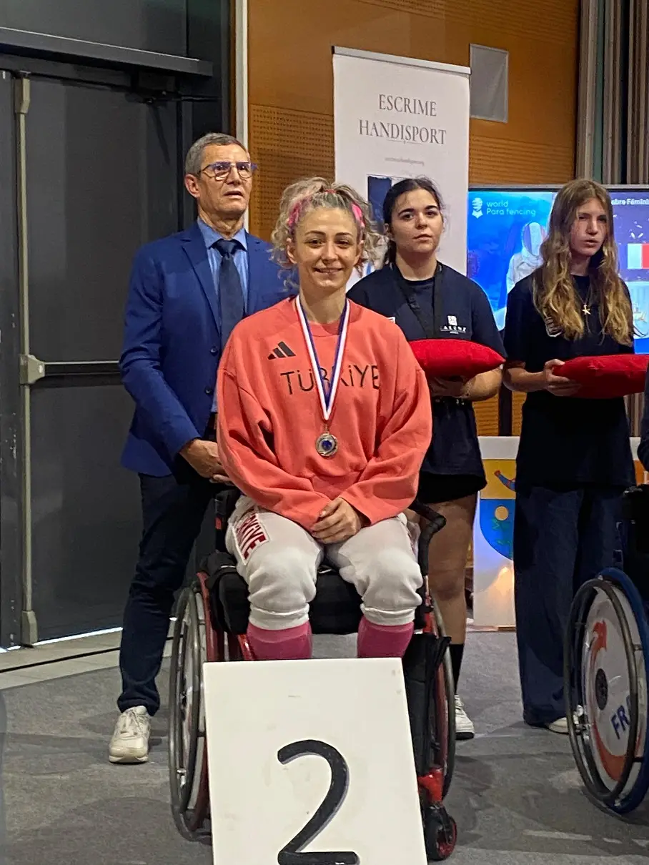Şenay Güner Fransa Orange Eskrim Milli Para Fencing Satellite (4)