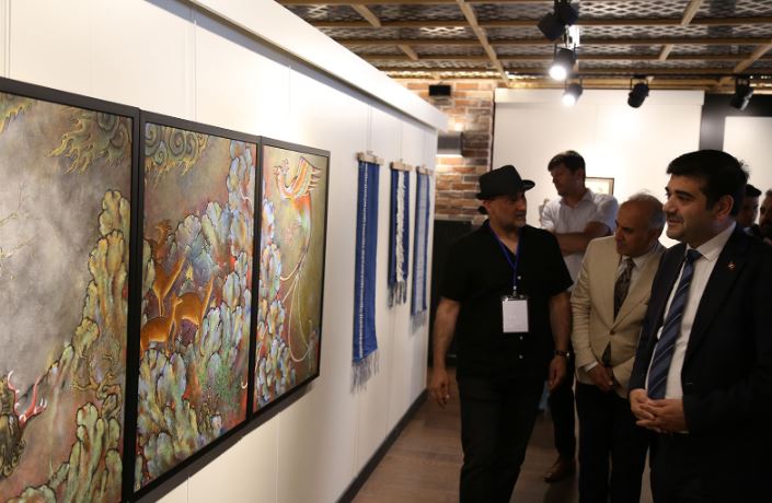 Ankara Fesival Sanatci Calisiyor