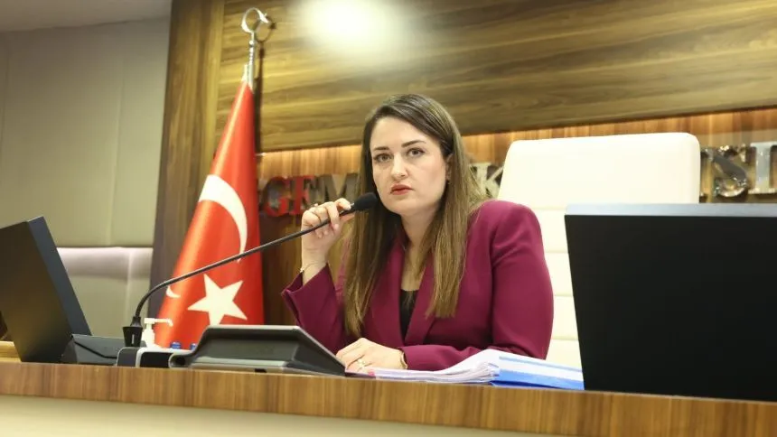 Büşra Özdemir Hangi Parti