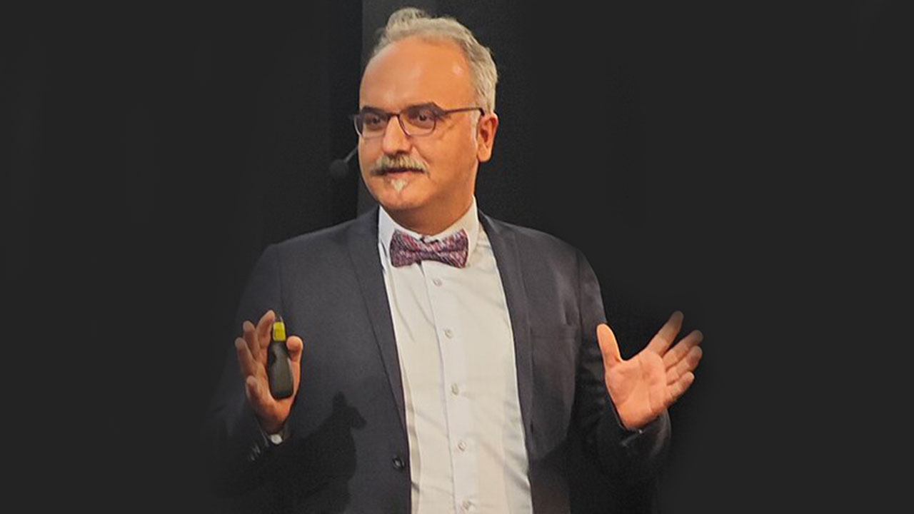Emrah Safa Gürkan Kimdir, Nereli2
