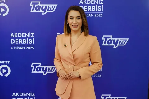 Esen Gok Kımdır