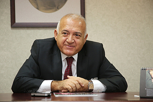 Hakan Okçal Kimdir