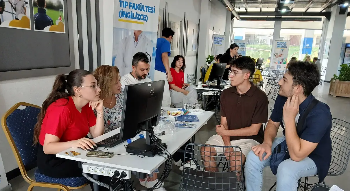 Lokman Hekim Üniversitesi Tanıtım Günleri Söğütözü Sağlık Öğrenci (5)
