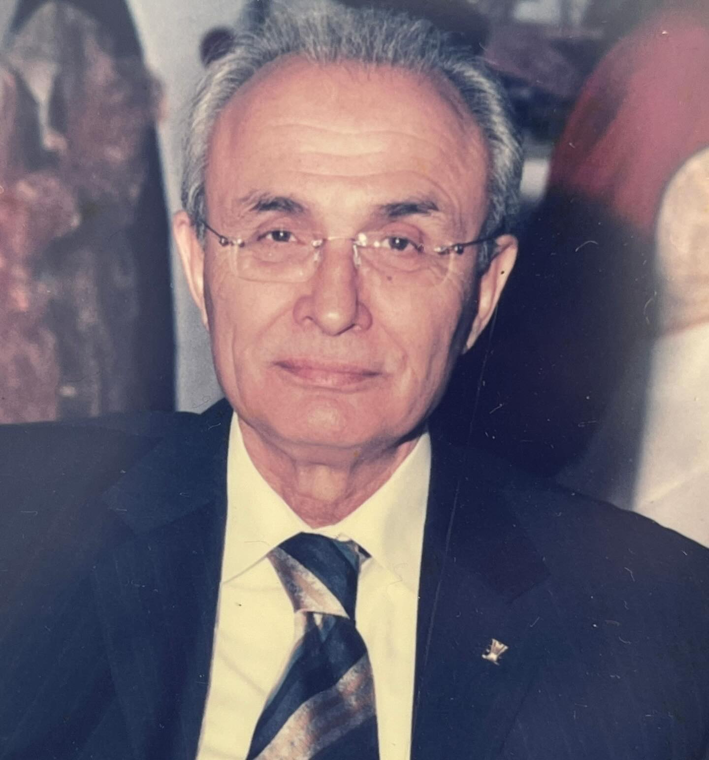 Metin Somuncu Kimdir