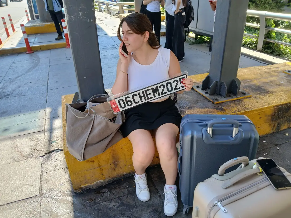 Orijinal Plaka Boyutunda Metal Üzeri Kabartma Baskılı Mezuniyet Plakası Odtü Kimya Chem Kız Öğrenci (2)