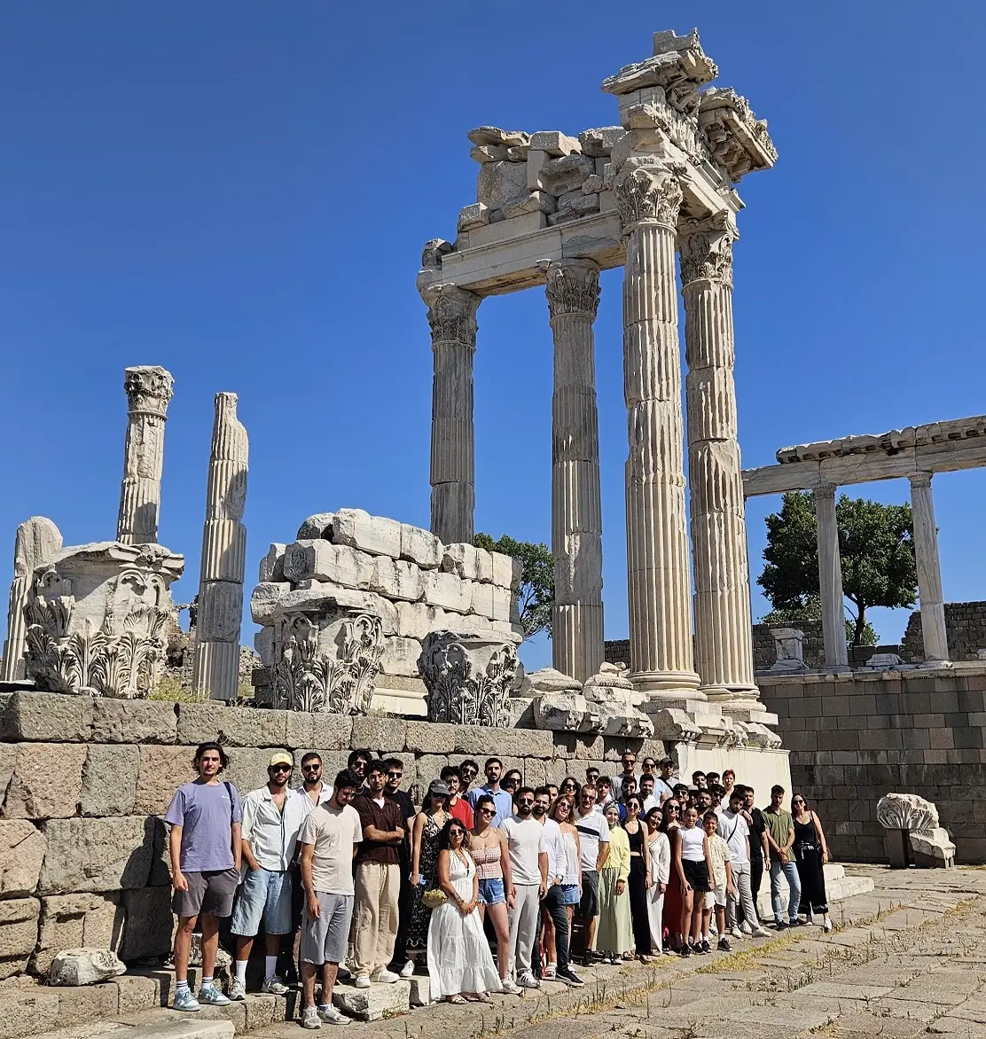 Bergama Asklepion Lokman Hekim Sağlık Vakfı Bursiyerleri