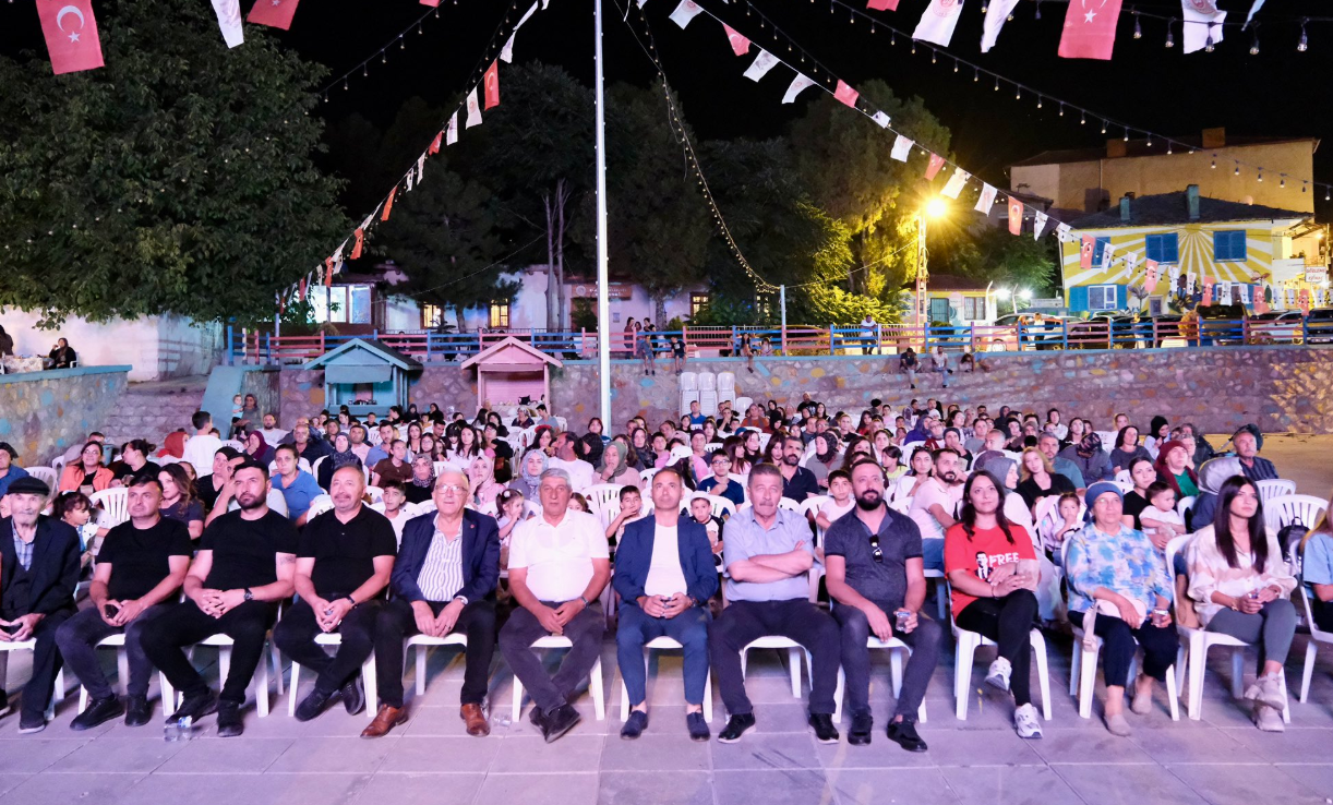 E L M A D A Ğ Sinema